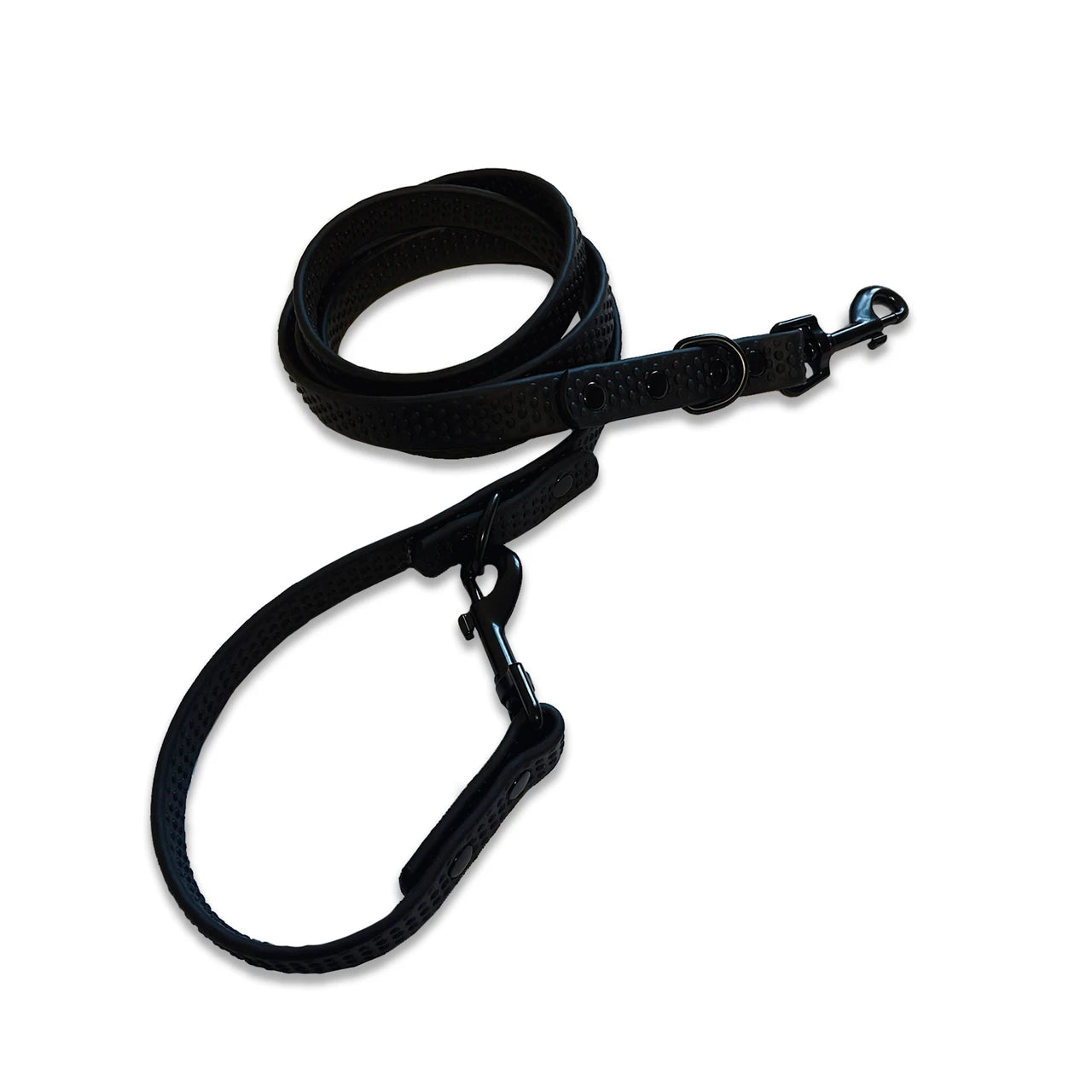 View of the Black PRO4MANCE Com4rt Grip Dog Leash on a plain background