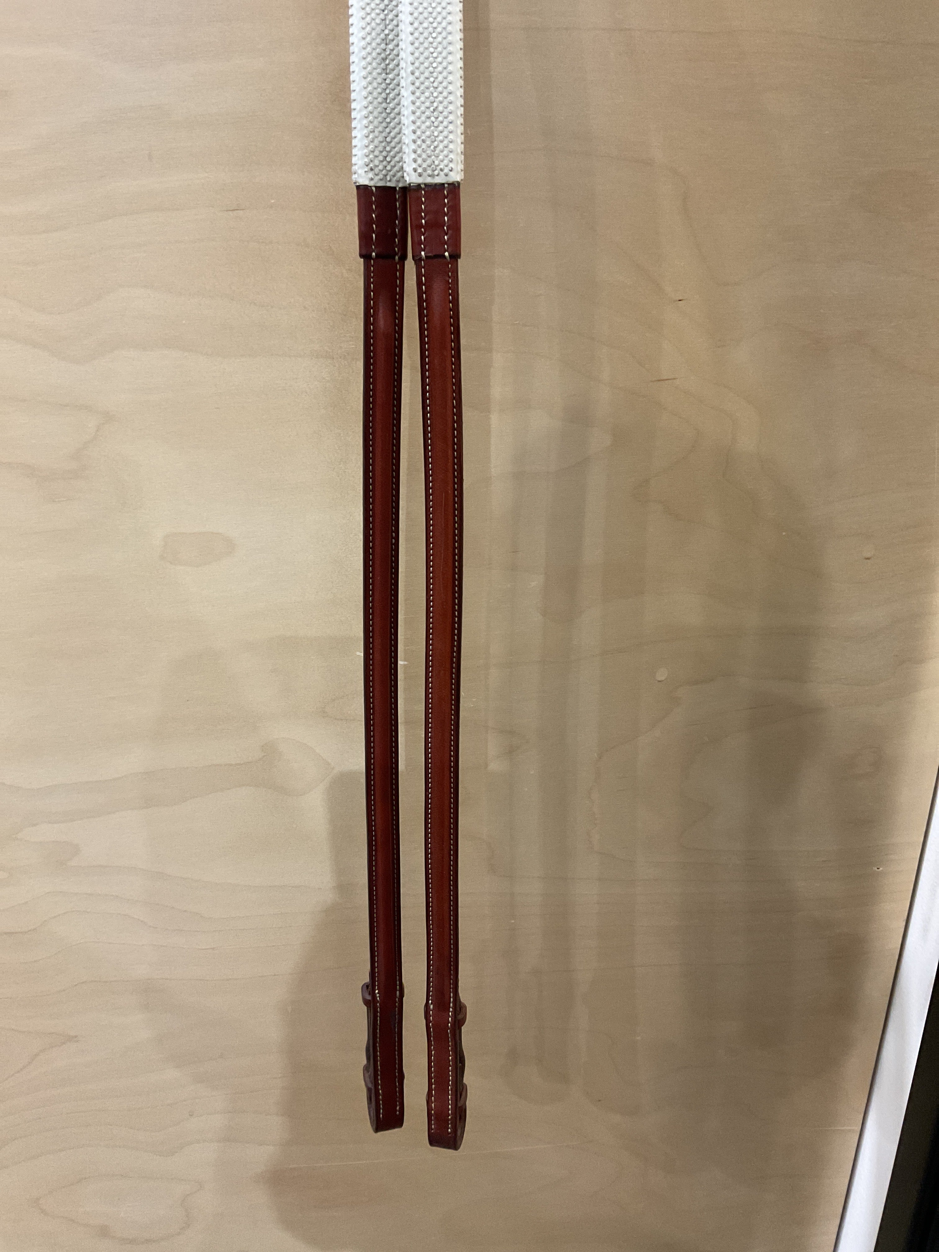 Edgewood Plain Raised Rubber Reins