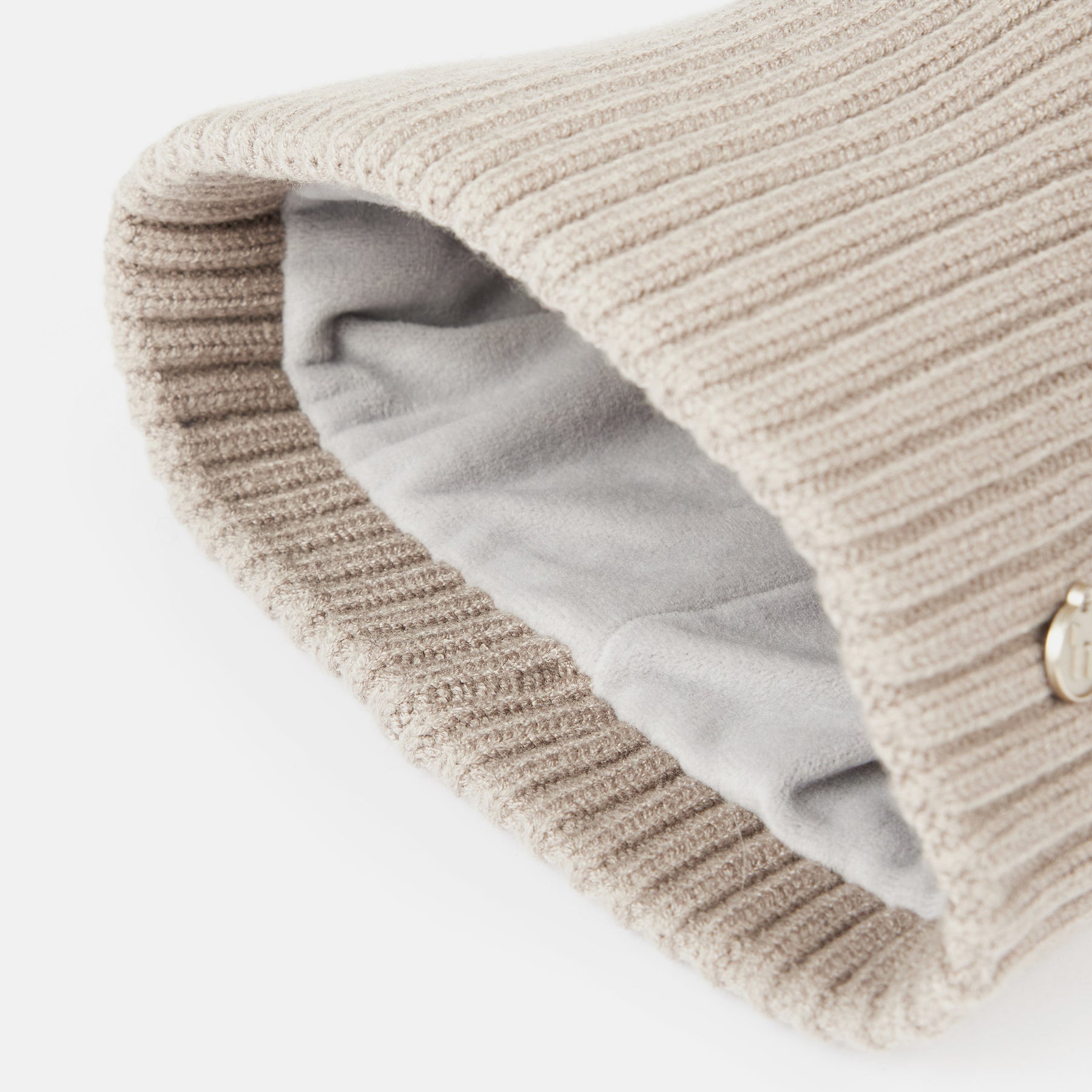 Interior view of the Atmosphere Horze Anni Knitted Hat on a white background
